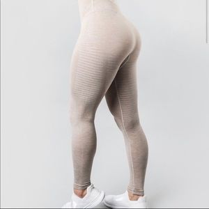 NWOT alphalete halo leggings small